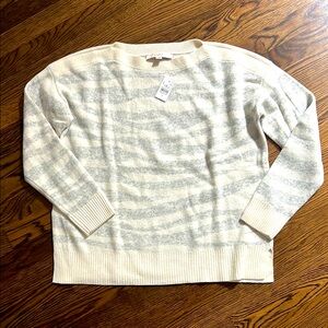 Ann Taylor Loft NWT Cream Boatneck Sweater w Grey/Silver detail. Size Medium